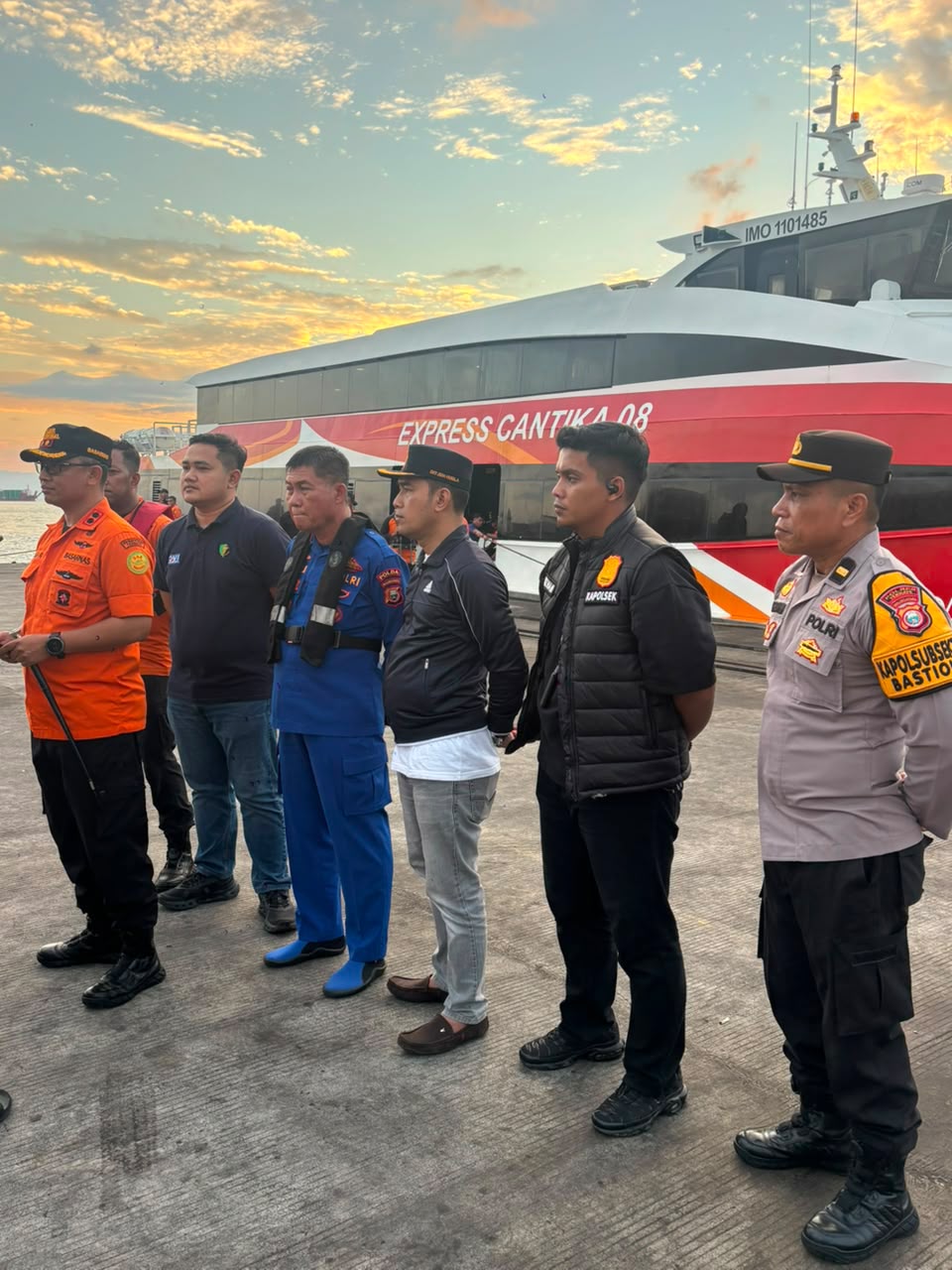 KM BUNDA MARIA KANDAS DI PERAIRAN PACEDA, SELURUH PENUMPANG BERHASIL DIEVAKUASI DENGAN SELAMAT